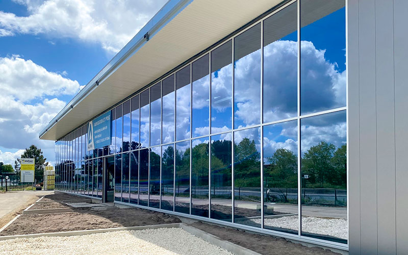  Construction fabrication et pose de menuiseries aluminium  batiment industriel